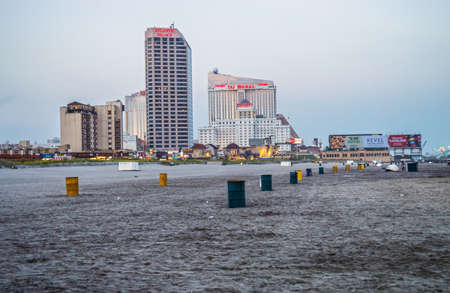 ATLANTIC CITY, NEW JERSEY/USA ?September 2: A quiet beach at dusk on September 2 2014 in Atlantic City after the closing of several casinos in the news.のeditorial素材