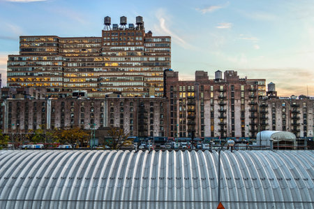 NEW YORK-OCTOBER 20: Old factory view from the High Line Park on October 20, 2014 in Manhattan.のeditorial素材