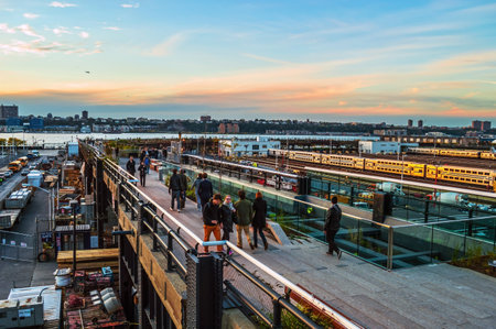 NEW YORK-OCTOBER 20: Sunset view over the Hudson River from the High Line Park on October 20, 2014 in Manhattan.のeditorial素材