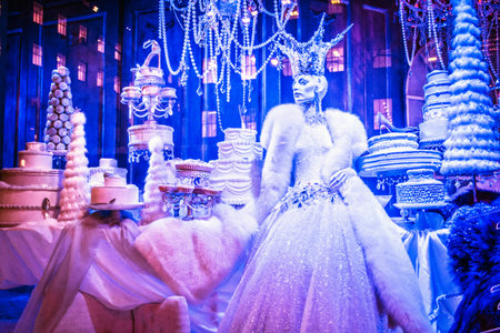 NEW YORK-DECEMBER 3: Winter Palace is the theme of the Saks holiday window display on 5th Ave., December 3 2015 in New York City.のeditorial素材