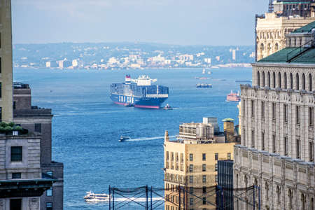 NEW YORK-MAY 5 - September 7 - The CMA CGM T Roosevelt the largest cargo ship ever to enter an East coast port after the recently completed raising of the Bayonne Bridge as seen in the NY Harbor on September 7 2017.のeditorial素材