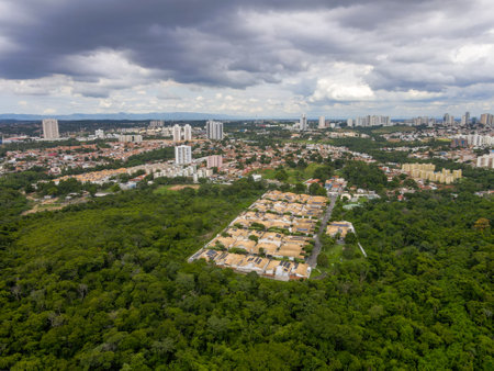 Aerial city scape of Parque Mae Bonafacia park in summer in Cuiaba Mato Grosso Brazilのeditorial素材
