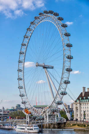 London, United Kingdom - May 16, 2016; London Eye in London, United Kingdomのeditorial素材