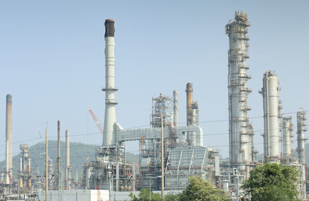 oil refinery plant and pollution 