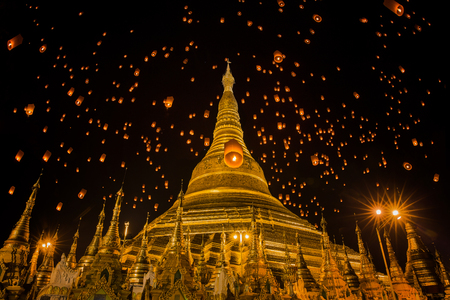 Golden Pagoda in Burma, Shwedagon temple in Yangon, Myanmar, lantern, yeepeng, yee peng, ,の写真素材