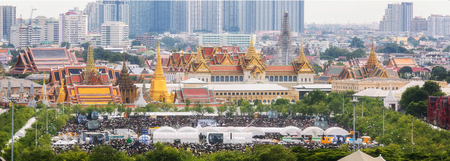 Sanam Luang while The body Thai King Bhumibol Adulyadej is taken from Siriraj Hospital to Wat Phra Kaew, Thai people, Bangkokのeditorial素材