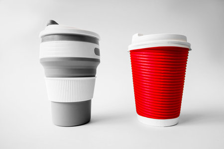 Eco-friendly replacement for disposable coffee cups. Reusable drinking glass vs disposable glass....
