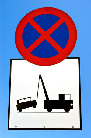 No stopping. Vehicle may be towed away.の写真素材