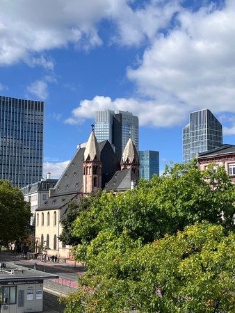 View of Church of St. Leonard against the background of skyscrapers, Frankfurt am Main, Hessen, Germany, 15.09.24のeditorial素材