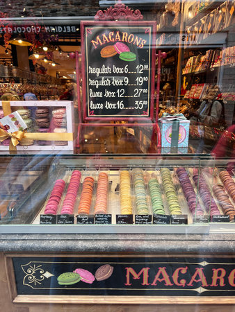 A shop window in Brussels selling macarons, Belgium, September 6, 2025のeditorial素材