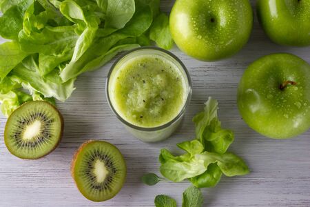 Fresh green smoothieの写真素材