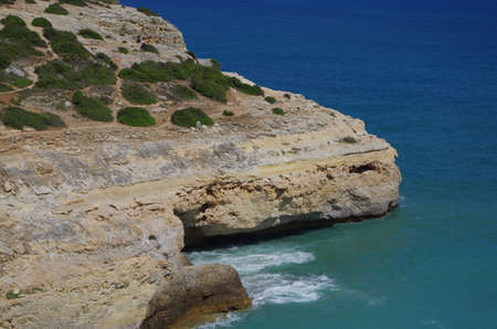 Hiking trail of the Sete Vales (seven valleys) in Lagoa. Algarve, Portugalのeditorial素材