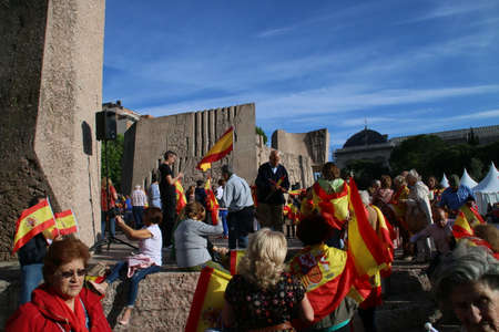 Madrid / Spain; 03/03/2018. Spanish patriotism in a meeting in Col?n Square in Madrid.のeditorial素材