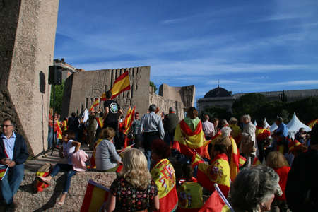 Madrid / Spain; 03/03/2018. Spanish patriotism in a meeting in Col?n Square in Madrid.のeditorial素材