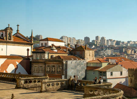 Porto / Portugal; 01/19/2017. Tourists from the viewpoint of the church of S?o Francisco in Porto.のeditorial素材