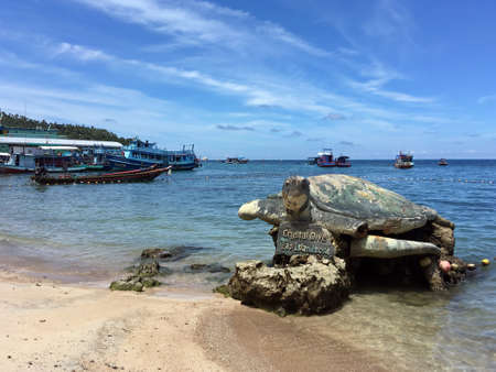 Koh Tao / Thailand; 02/09/17. Turtle statue of the beach in Koh Tao island. Diving destination. Sai Ri beach.のeditorial素材