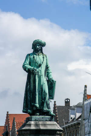The Statue of Jan Van Eyck located in a square called the Jan Van Eyckplein (English: Jan Van Eyck Square) in Bruges. The present statue was installed in 1878. Sculptor, H. Pickery.の写真素材
