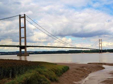 View of the Humber Bridge from the south shore of the Humber Estuary, Englandの写真素材