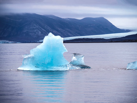 Small iceberg in Kongsfjorden, Spitsbergen, Svalbard, Norwayの写真素材