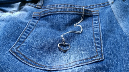 Heart Silver Necklace on Jean Pocketの素材