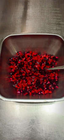 sliced beetroot in a bowlの写真素材