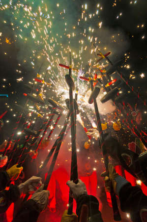 EL VENDRELL, ES - JUL 29: Fireruns at the Festa Major celebrations Jul 29, 2011 in El Vendrell, ES.のeditorial素材