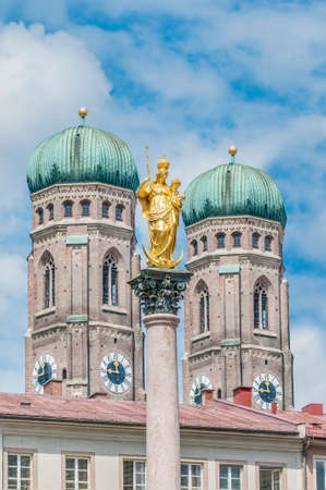 The Mariensaule, A Marian column erected in 1638 to celebrate the end of Swedish occupation during the Thirty Years' War located on the Marienplatz in Munich, Germany.のeditorial素材