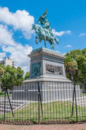 General Jose de San MartÃ­n statue in Rosario, Santa Fe province, Argentinaのeditorial素材