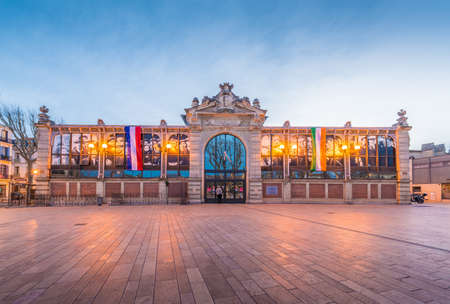 NARBONNE, FRANCE - FEBRUARY 13, 2016: Les Halles Market in Narbonne, Languedoc-Roussillon-Midi-Pyrenees, Franceのeditorial素材