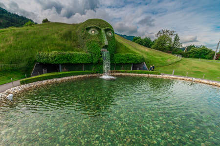 INNSBRUCK, AUSTRIA - JUNE 3, 2016: Swarovski Kristallweltem en Wattens, ubicado en los alrededores de Innsbruck, Austria.のeditorial素材