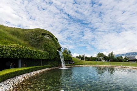 INNSBRUCK, AUSTRIA - JUNE 3, 2016: Swarovski Kristallweltem en Wattens, ubicado en los alrededores de Innsbruck, Austria.のeditorial素材