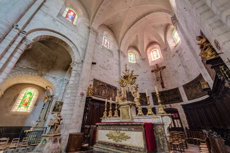 RODEZ, FRANCE - JUNE 05 2015: Saint Amans church in Rodez, Aveyron department of Midi Pyrenees, Franceのeditorial素材