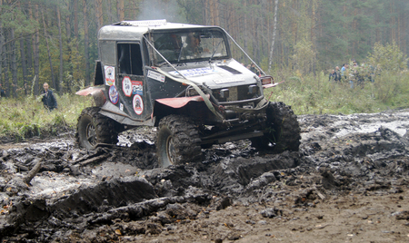 13.09.2014,Beloretsk,Bashkortostan,Russia,the second stage of the seventh championship of the Republic of Bashkortostan trophy-RAID "Sargassi 2014" Extreme driving of the vehicle to overcome the lack of roads.のeditorial素材