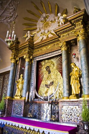 Ausros gate  gate of dawn  with basilica of Madonna Ostrobramska in Vilnius, Lithuaniaのeditorial素材