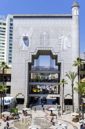 Los Angeles, California - June 9th 2013 : Unique architecture at The Hollywood & Highland Cente at Hollywood Boulevard and Highland Avenue in the Hollywood district in Los Angeles. The 387,000-square-foot center also includes TCL Chinese Theatre and the Dのeditorial素材