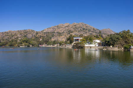 Mount Abu, Rajasthan - Jan 01, 2014   A temple on the edge of Nakki Lake at Mount Abu, Rajasthan in Indiaのeditorial素材