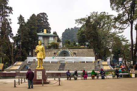 Darjeeling, West Bengal - January 8, 2014   The Chowrasta, a popular tourist destination in Darjeeling on a foggy winter evening  Darjeeling is a town in West Bengal state of India  A popular tourist destination, it is located in the Mahabharat Range or Lのeditorial素材