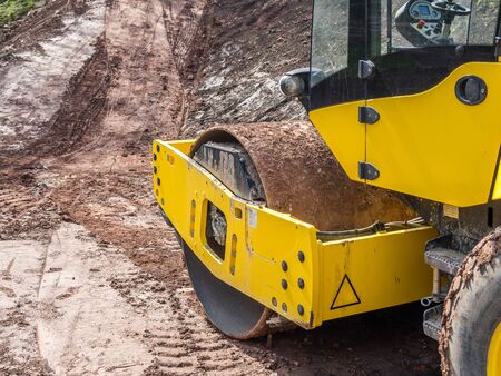 Planer roller construction vehicle