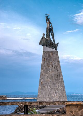 Nessebar, Bulgaria â 07.10.2019.  Monument to St Nicholas in front of the main entrance to the old town of Nessebar, Bulgaria on a sunny summer morningのeditorial素材