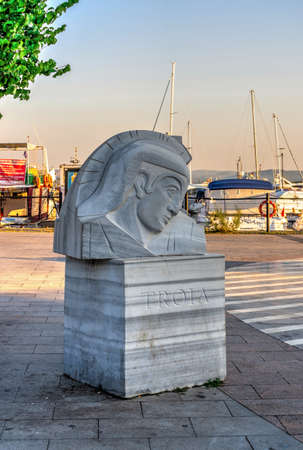Canakkale, Turkey â 07.23.2019. Sculpture of Troy on the embankment of the Canakkale city, on a sunny summer morningのeditorial素材