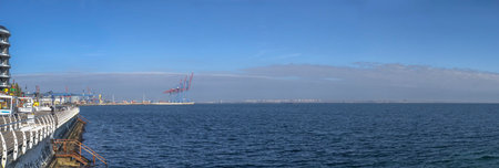 Odessa, Ukraine 28.10.2022. The coast of the Black Sea on Lanzheron beach in Odessa, Ukraine, on a sunny autumn dayの写真素材