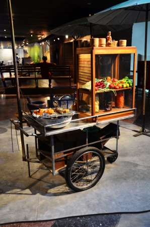 Sticky rice and papaya salad cart   Somtum Shopの写真素材