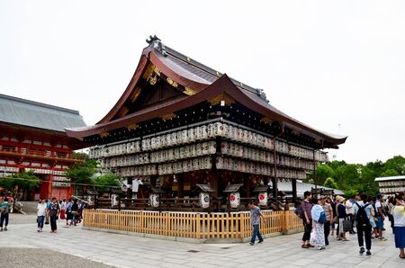 People travel and looking japanese lantern or lamp traditional lighting equipment at Yasaka shrine or Gion Shrine on July 11, 2015 in Kyoto, Japanのeditorial素材