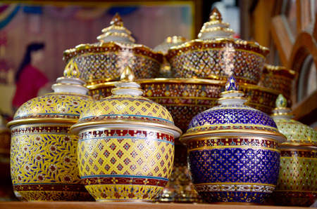 Craft Benjarong is traditional thai five basic colors style pottery for show and sell for traveller at Ban Don Kai Dee (Benjarong Village) on August 8, 2015 in Samut Sakhon Thailand.のeditorial素材