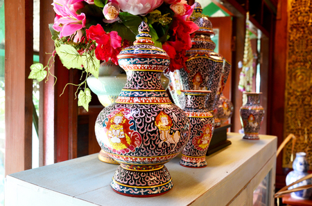 Craft Benjarong is traditional thai five basic colors style pottery for show and sell for traveller at Ban Don Kai Dee (Benjarong Village) on August 8, 2015 in Samut Sakhon Thailand.のeditorial素材