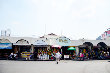 People sale and shopping at Ben Thanh Market on January 22, 2016 in Ho Chi Minh, Vietnamのeditorial素材