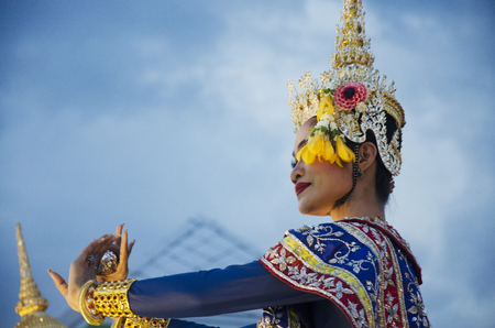 People dancing supreme thai mask or Khon dance drama thai style for show in traditional culture thai festival at Tha Nam Non on July 28, 2016 in Nonthaburi, Thailandのeditorial素材