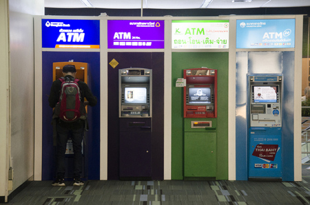 Many cash machine or ATM for Thai people and foreigner travelers make a withdrawing at Don Mueang international airport on February 21, 2017 in Bangkok, Thailandのeditorial素材
