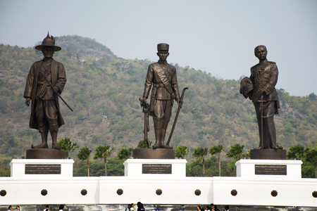 Thai people and foreigners travelers walking visit Bronze statues of seven Thai kings at Rajabhakti Park on March 10, 2018 in Prachuap Khiri Khan, Thailandのeditorial素材
