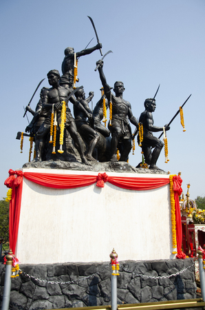 The monument of eleven warriors leaders of Khai Bangrachan in Bang Rachan village for thai people travelers visited on February 9, 2017 in Sing Buri , Thailand.のeditorial素材